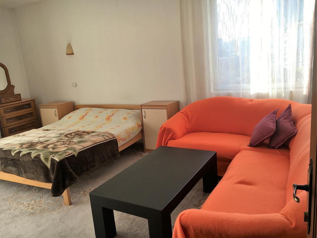 Center Apartment Prishtinë Ngoại thất bức ảnh