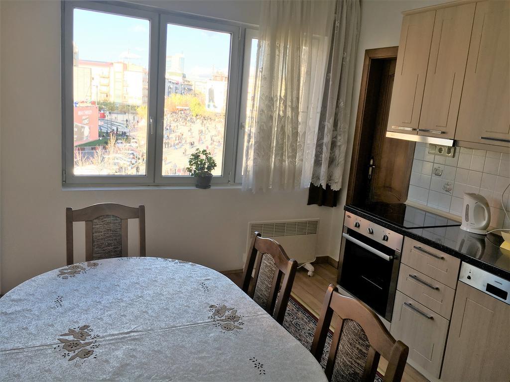 Center Apartment Prishtinë Ngoại thất bức ảnh