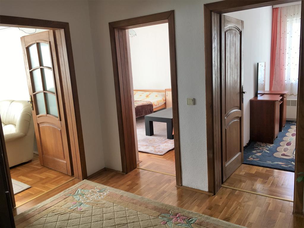 Center Apartment Prishtinë Ngoại thất bức ảnh